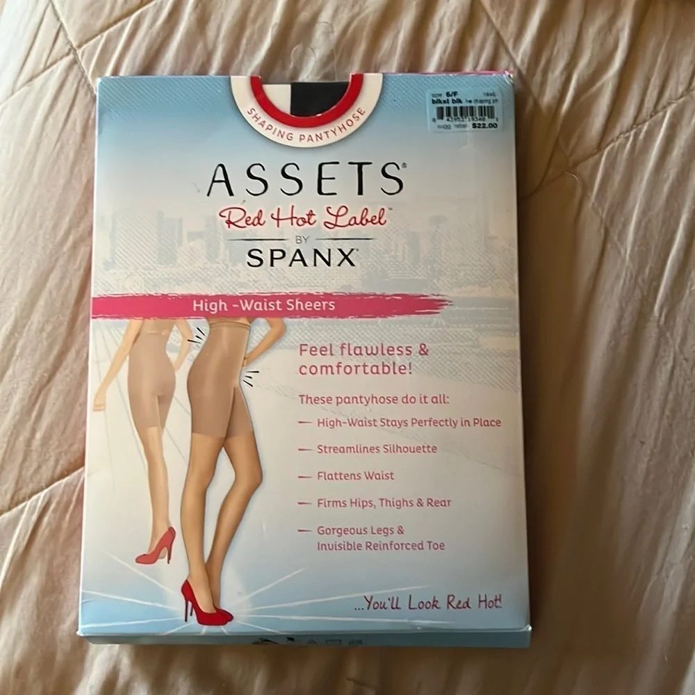 SPANX Assets Red Hot Label!
